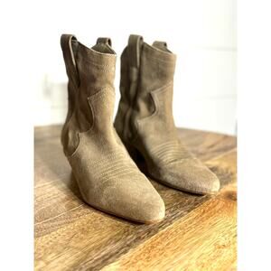Matisse Arlo Suede Western Ankle Boots Size 7M Taupe Beige Made in Brazil